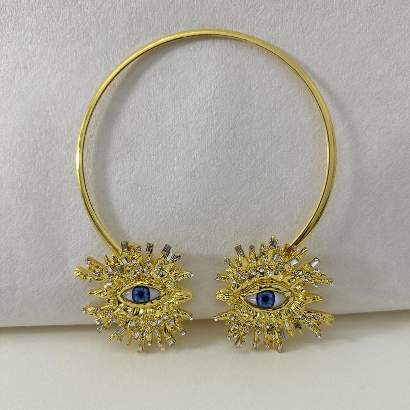 

Ретро Нишевый Уникальный Личность Взрыв Глаз Дьявола Двуглавый Ошейник Мода Темперамент Преувеличенное Ожерелье Аксессуары