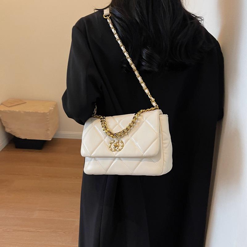 Rhombus big bag 2025 winter new trendy fashion Internet celebrity shoulder messenger bag large capacity women's chain versatile ins