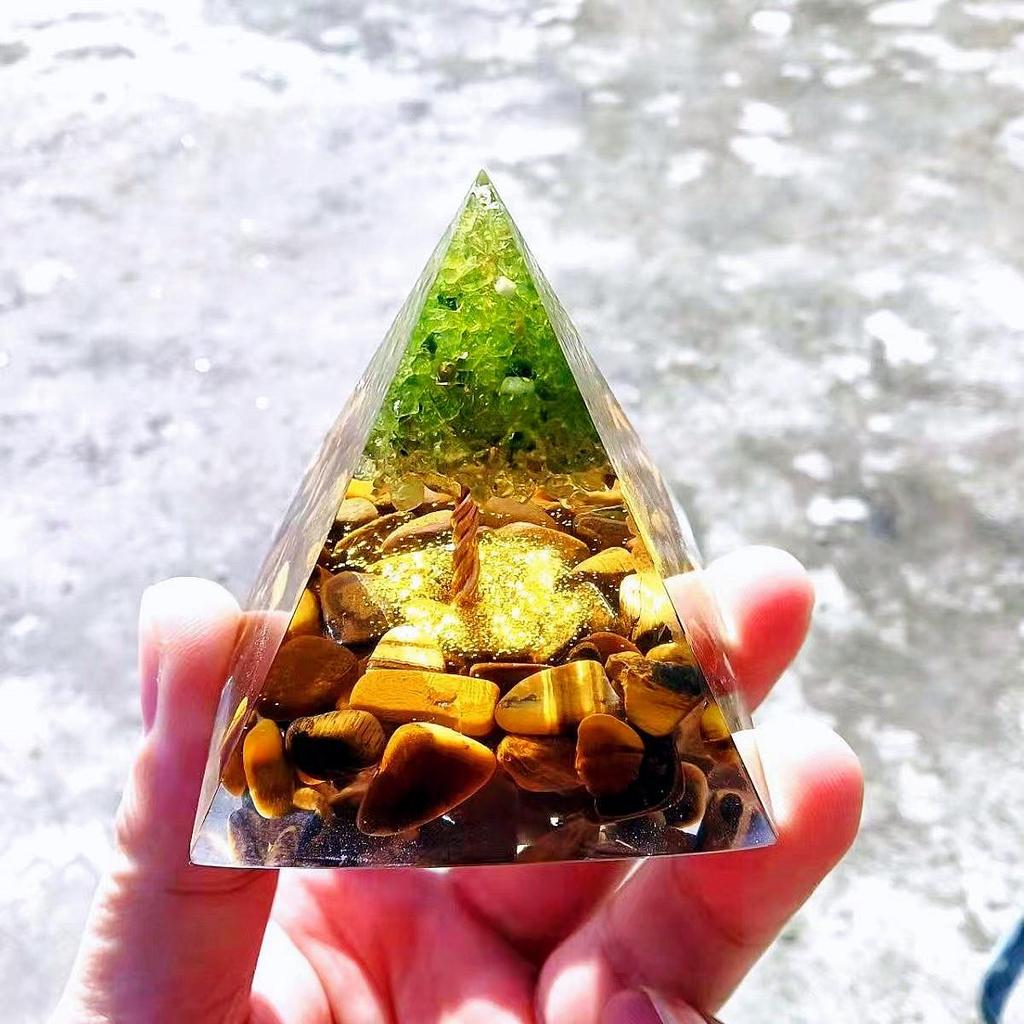 Crystal Stone Pyramid Resin Decor: Home, Office, Car Ornaments