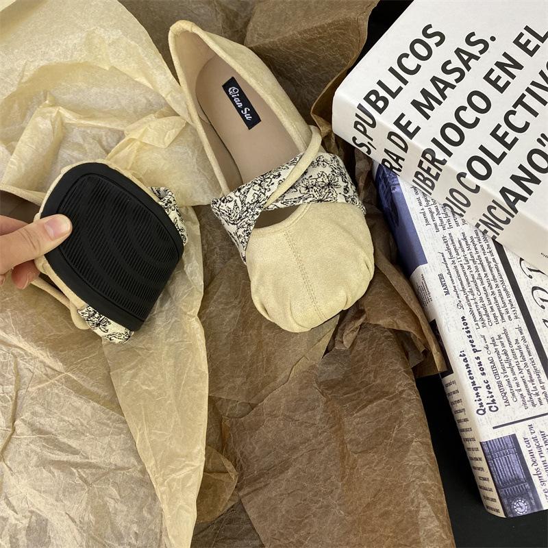 

Flat single shoes women s 2025 new spring and autumn versatile fashion evening breeze round head shallow mouth Mary Jane grandma shoes 39 абрикосовый