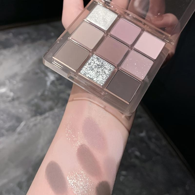 9-Color Eyeshadow Palette Comprehensive Makeup with Matte Shimmery Glitter Effects for Daily Makeup and Smokey Eye Makeup