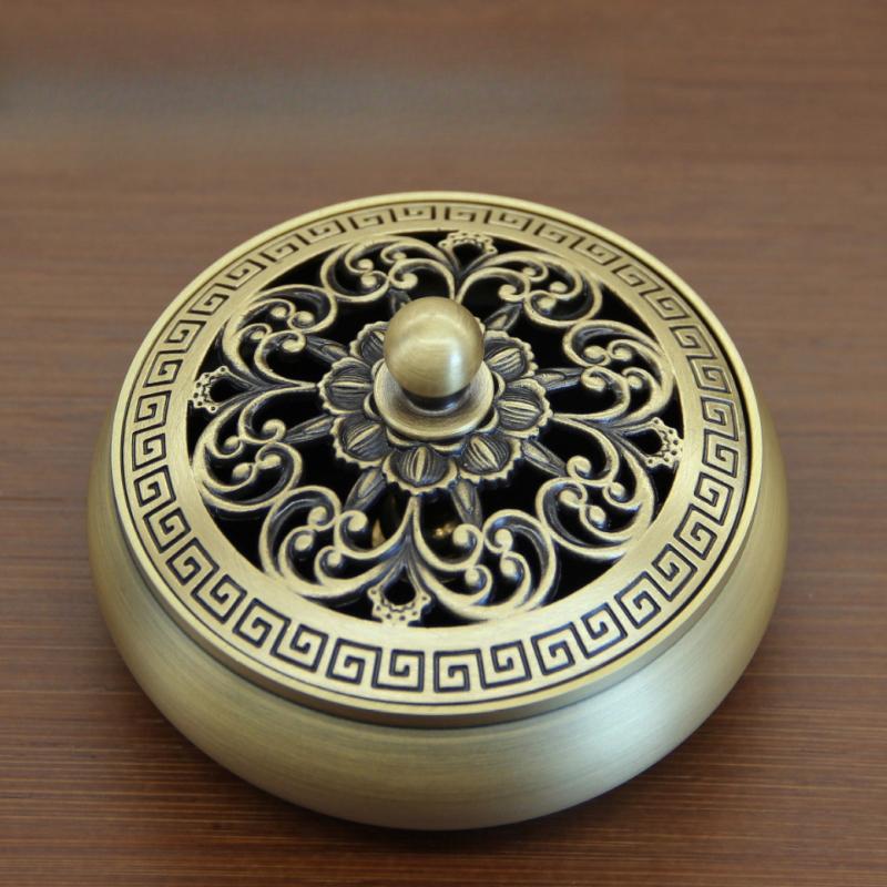 9*5cm Pure Brass Incense Burner with Lid Flat Bottom Three Legs Incense Burner Copper Decorative Item Household about 200 Grams