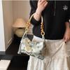 Fashion Chinese Retro Style Embroidered National Style Shoulder Bags Tassel Decoration New Women'S Handbags