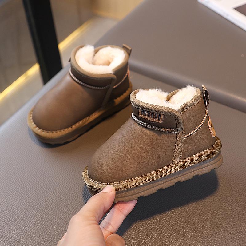 Bottes d'hiver imperméables antidérapantes pour garçons: Chaussures de neige chaudes en coton pour tout-petits et jeunes garçons (Collection 2025).