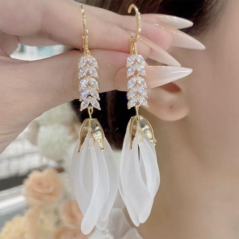

New Crystal Tulip Flower Long Earrings for Women Internet Celebrity Cute White Petals Pendant Earrings Wedding Gifts Jewelry