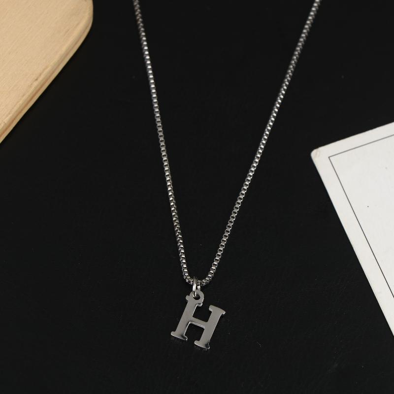 Naszyjniki z wisiorkami z literami A-Z Stal nierdzewna Prosty naszyjnik Stylowy Dla Kobiet Mężczyzn Codzienna biżuteria Prezenty