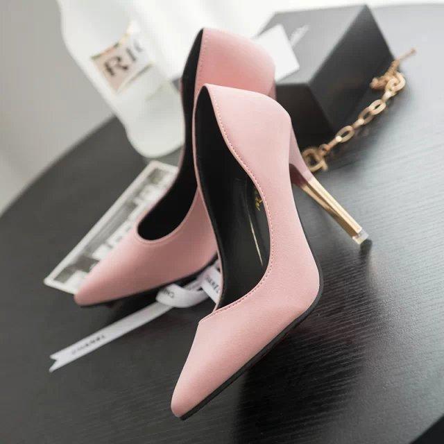 High Heels For Women With Metal Accents And Pointed Toe For Office And Nightclub Wear