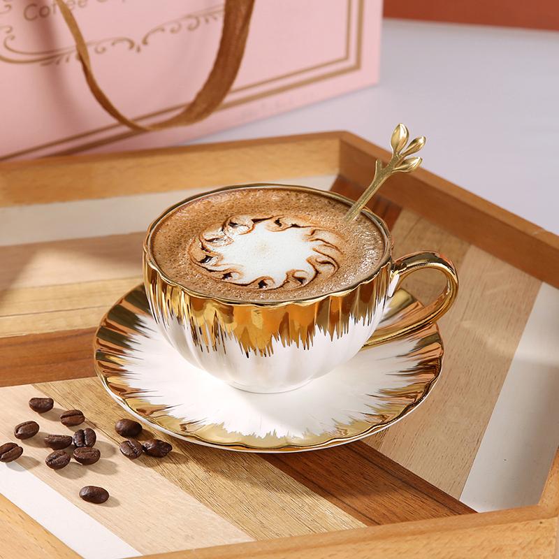 Golden Rim Bone china Coffee Cup Dish Set 250ml Light Luxury High End Handle Mugs Exquisite Afternoon Tea Ceramic Dessert Dish