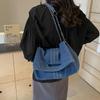 Retro Style Denim Chain Shoulder Bag, Dual-purpose Commuting Crossbody Bag for Women, Large Capacity Fashionable Tote Bag.zwq