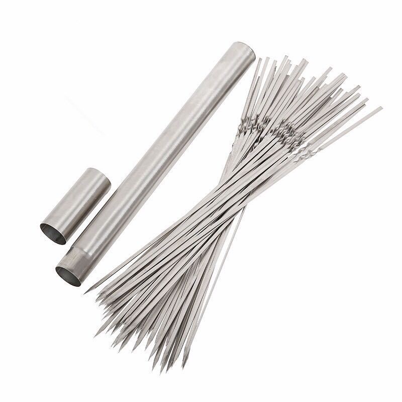 Neuer Edelstahl-Grillspieß mit Aufbewahrungsrohr Wiederverwendbare flache Grillstäbe Küchen-Outdoor-Camping-Gadgets BBQ-Zubehör