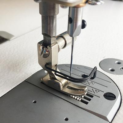 1/5 Stücke Nähfuß Schnellwechsel Schraubvorrichtung Industrielle Steppstich-Nähmaschinenteile Sofortklemmfeder Easy Feet Halter