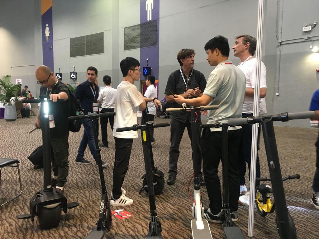 Xiaomi Brother MP005 Carbon Fiber Electric Wide Tire Unicycle Scooter for Adults