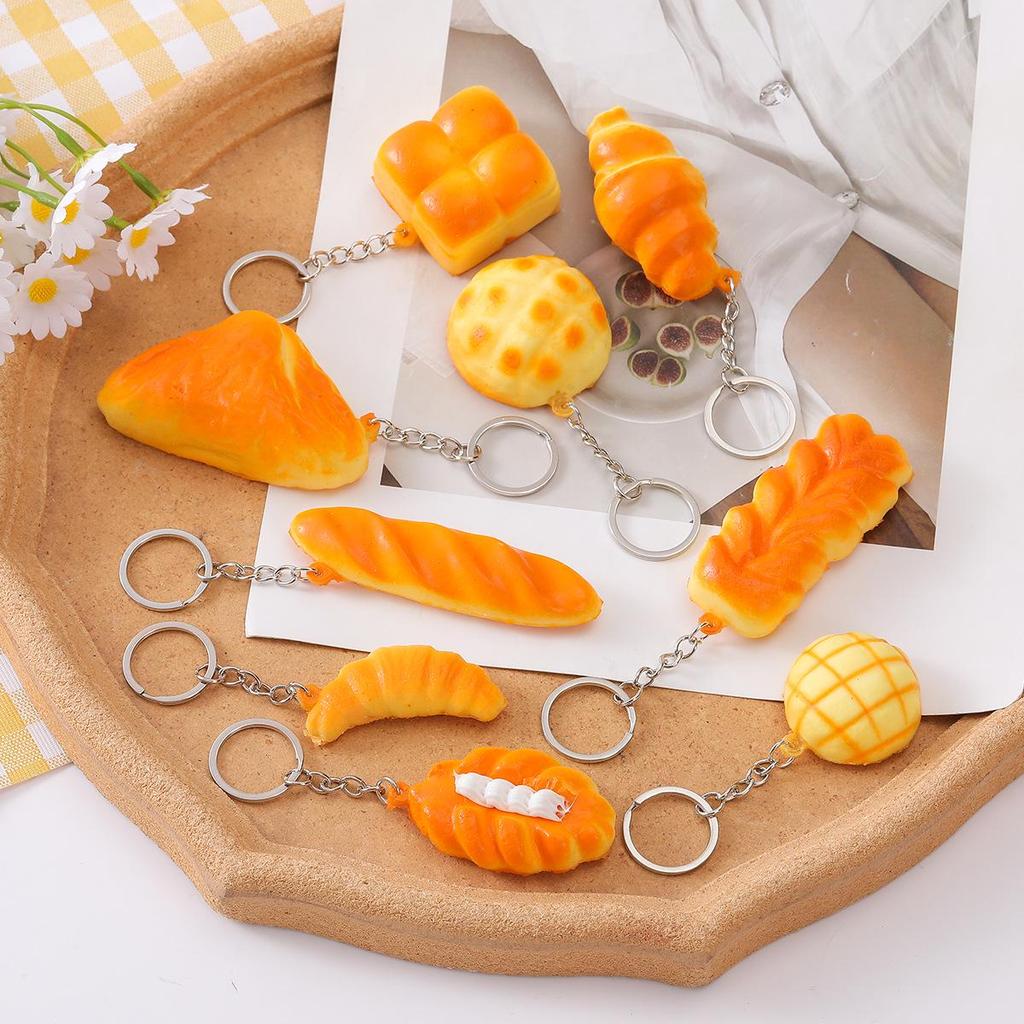 Mini-Brot-Schlüsselanhänger-Set: Lustiges Croissant, Ananasbrötchen, Baguette Spielzeug