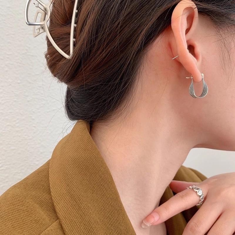 S925 Sterling Silver Twist Earrings - Retro Niche Design, Simple Studs & Personalized Ear Cuffs for Women.