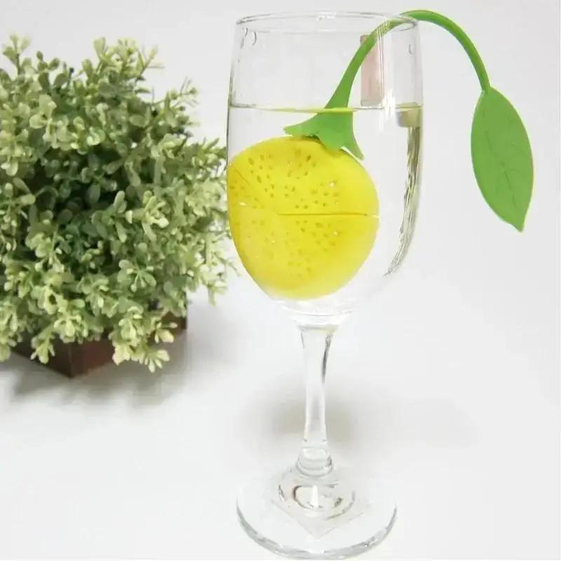 Kleines Teesieb in Zitronenform für die Küche, lebensmittelechtes Silikon-Teesieb, Zitronenverschluss, Teetassensieb, praktisches Haushaltswerkzeug