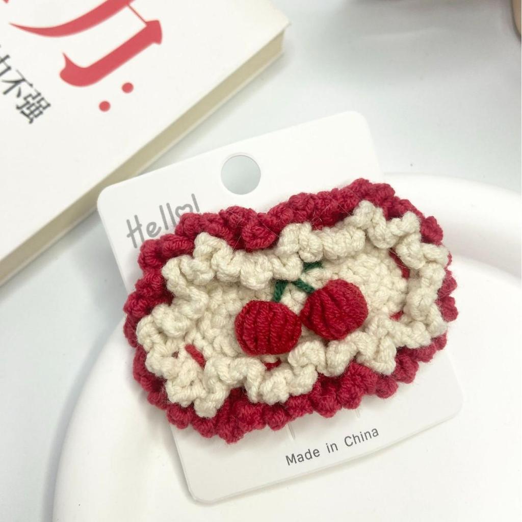 Exquisite Handmade Yarn Crochet Hair Clip - Cute, Original Design for Girls' Instagram-Ready Hair Accessories.