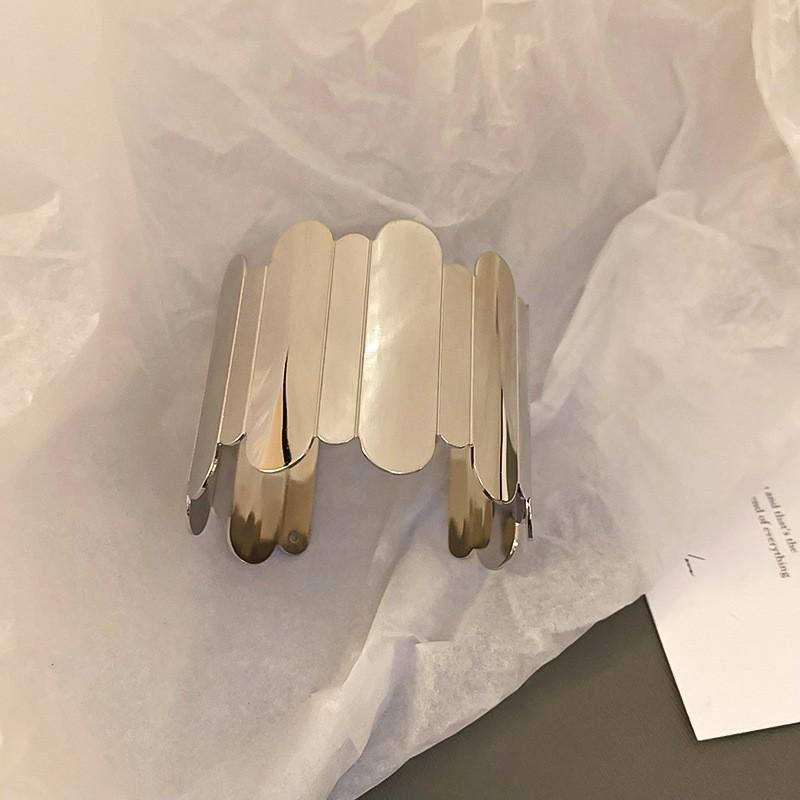 Minimalist Metal Grid Bracelet - European & American Fashion Niche, High-end Style Hand Jewelry