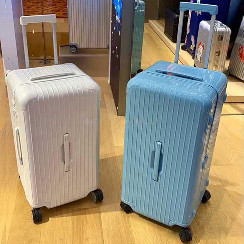 Durable, High-Capacity Rolling Suitcase with Combination Lock