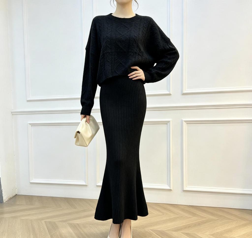 Women's Retro Knit Skirt Set: Fishtail Long Skirt & Pullover (Autumn/Winter 2026)