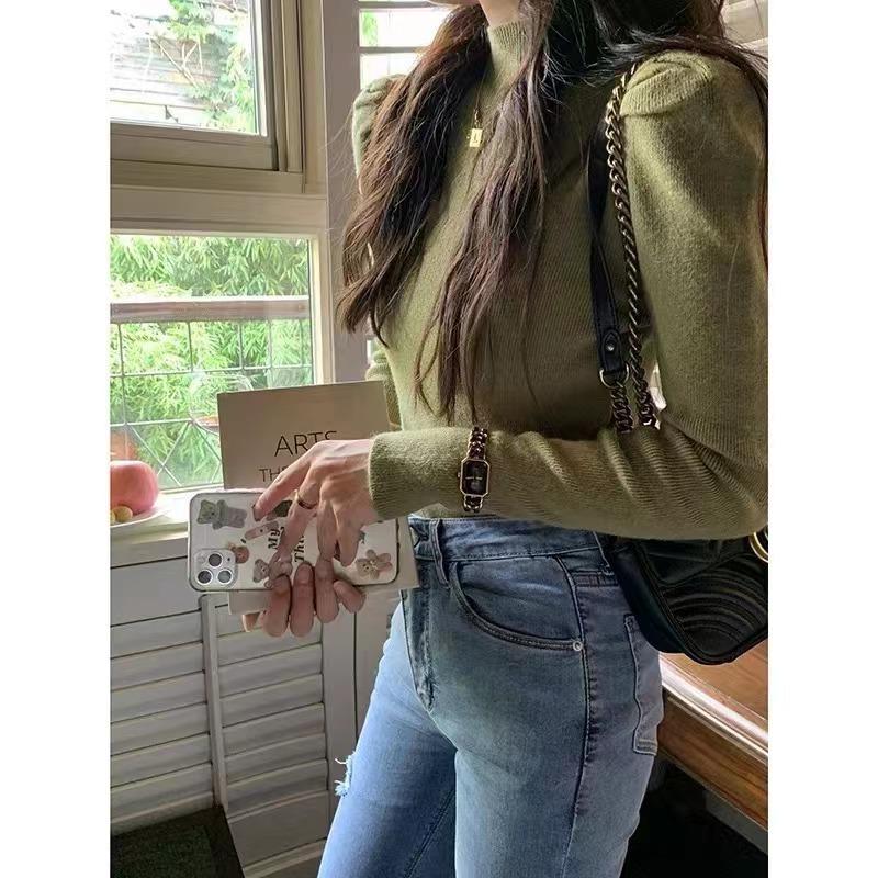 Semi-turtleneck sweater bottoming shirt for women with new autumn and winter design sense slim-fitting bubble long-sleeved knitted sweater for women