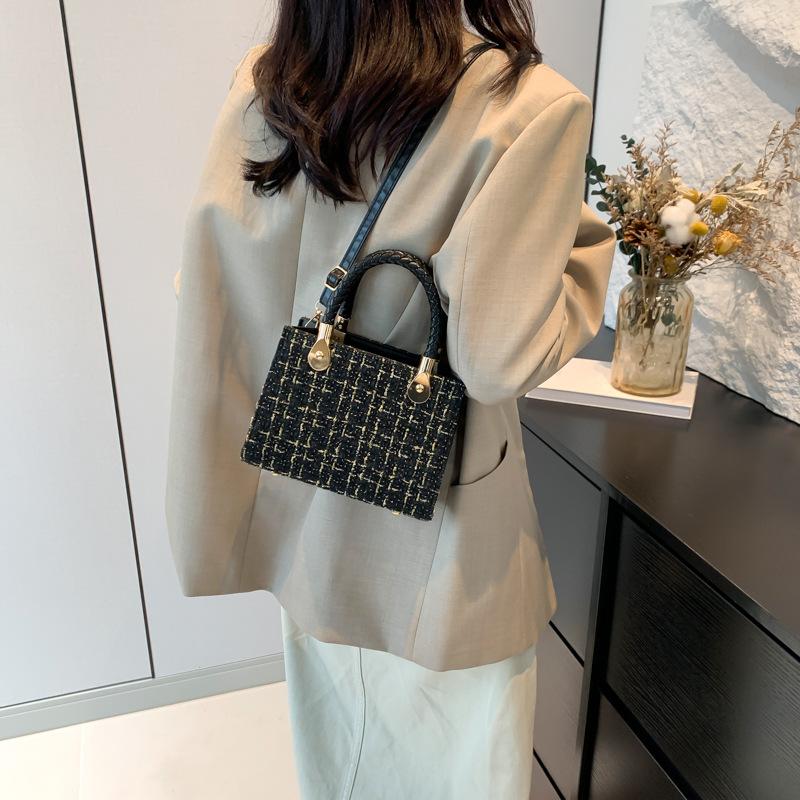 Versatile Plaid Square Shoulder Bags for Women Minimalist Ladies Adjustable Crossbody Bag Textured Female Purse Phone Handbags