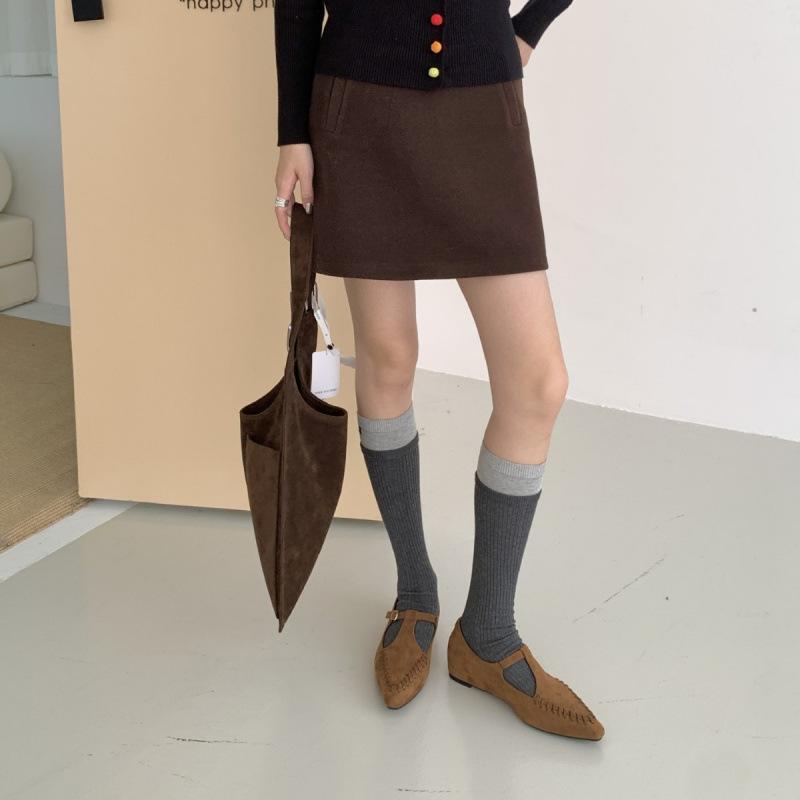 

2025 new autumn and winter pointed inner slope heel shallow mouth one-word T-belt commuter work women s suede shoes 39 кофейный