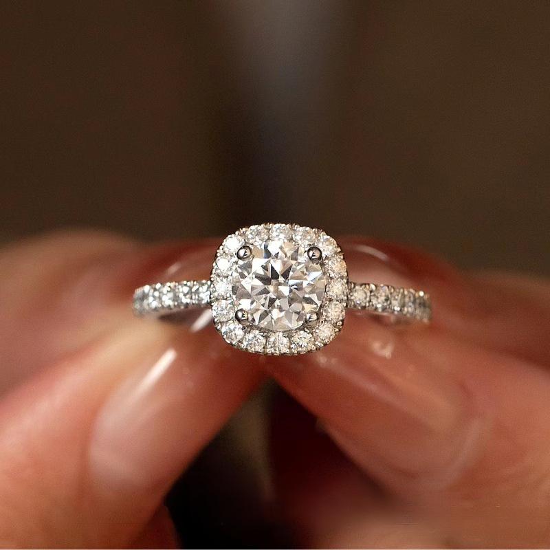 

Квадратное женское кольцо весом в один карат с восемью стрелами и сердцами, круглый микро-паве, регулируемое Open Adjustable