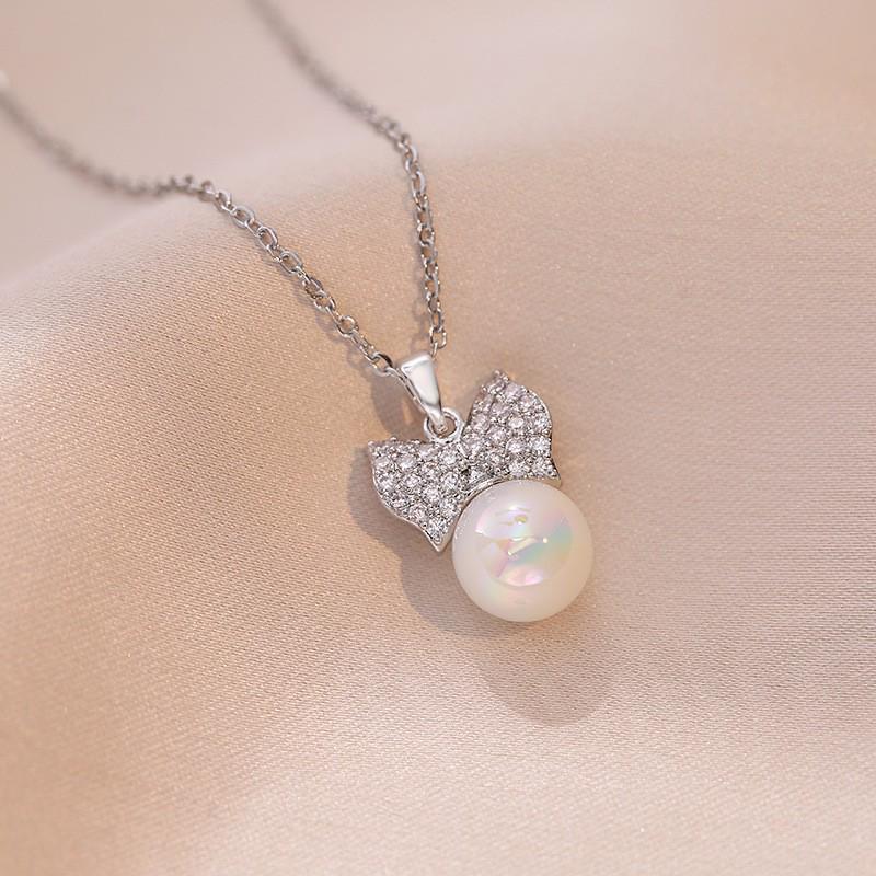 Women's Fashion Heart Pendant Necklace - Elegant, Simple Design, Versatile Clavicle Chain Jewelry