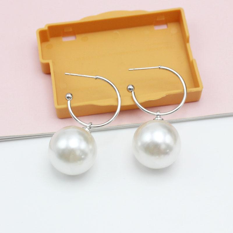 Heart Round Imitation Pearl Butterfly Leaf Tulip Flower Drop Earrings Women Wedding Geometry Jewelry Trend Creative Accessories