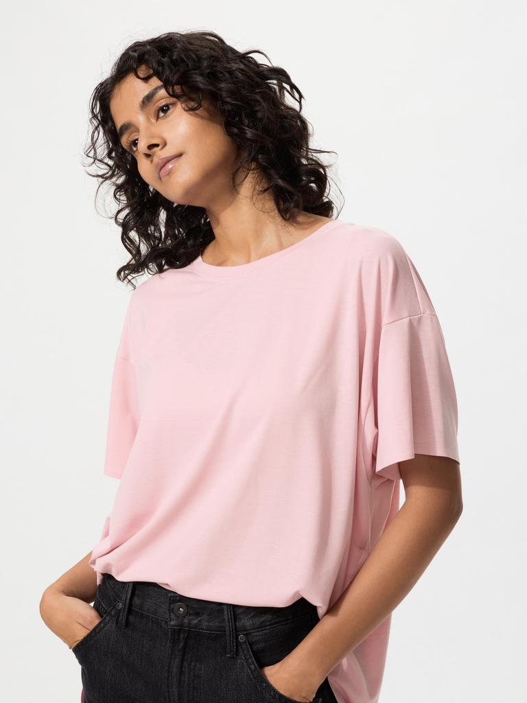 Uniqlo Airism Seamless T