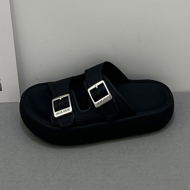 Thick-bottomed one-word cool slippers women's 2025 summer new outer wear fashionable versatile stepping on shit feeling casual beach slippers tide