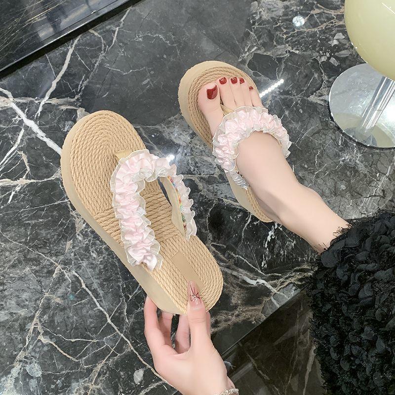 Fashion niche fairy with skirt flip-flops girl summer wear high-end beach thick bottom cool slippers woman 2025