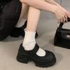 Schwarze erhöhte Plateau-Lederschuhe Sommer Französischer dicker Absatz mit Rock Mary Jane Einzel-Schuhe Loafer