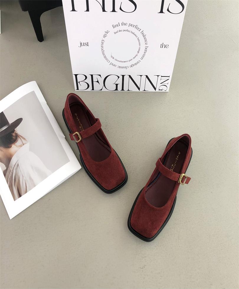 Retro Mary Jane Shoes Women's 2025 New French Temperament Elegant Velvet Square Head Shallow Mouth Thick Heel Evening Shoes