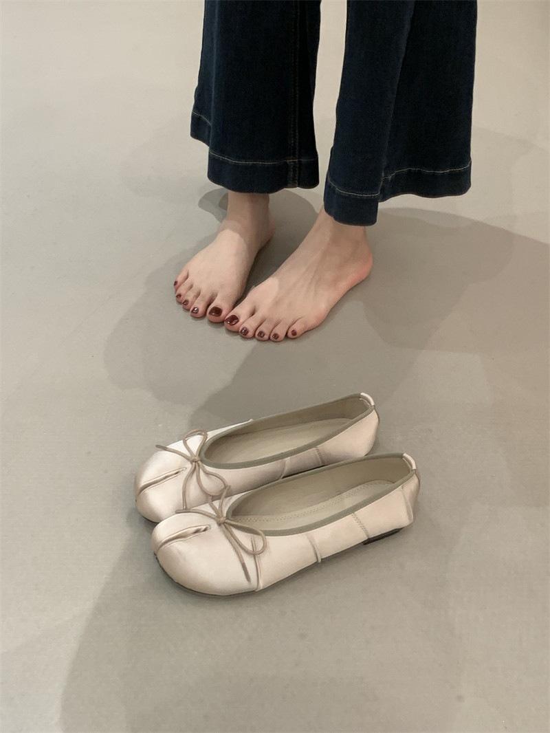 

Retro Bow Light Mouth Ballet Single Shoes Women S Spring And Summer Commuting One Pedal Satin Temperament Split-Toed Pig S Trotters 39