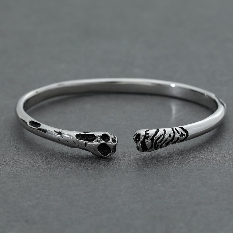 original design "rib" bracelet white copper silver-plated couple student male and female bone bracelet Halloween