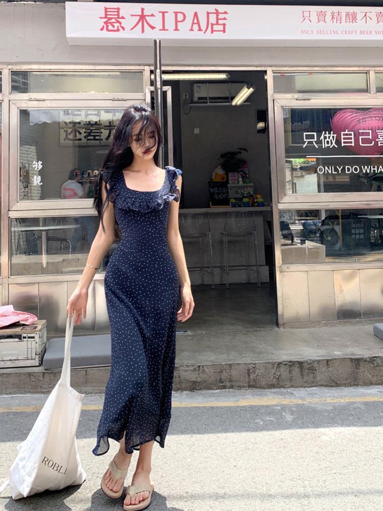 French Floral Polka Dot Flying Sleeve Square Neck Suspender Dress Women's 2026 New Summer Temperament Waist Dress