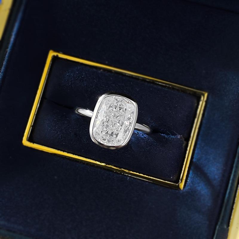 2025 S925 Silber 8x11mm Dicker Quadratischer Ring mit Weißer Eisblumen-Schliff, Zargenfassung und Hochkohlenstoff-Diamant
