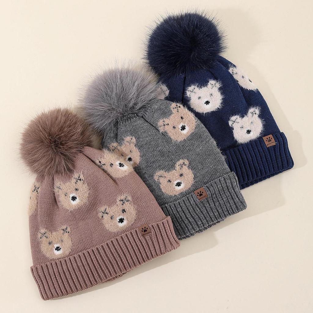 Niedliche, fleecegefütterte Bommel-Bärenmütze für Kinder – kuscheliges Strickaccessoire für den Winter