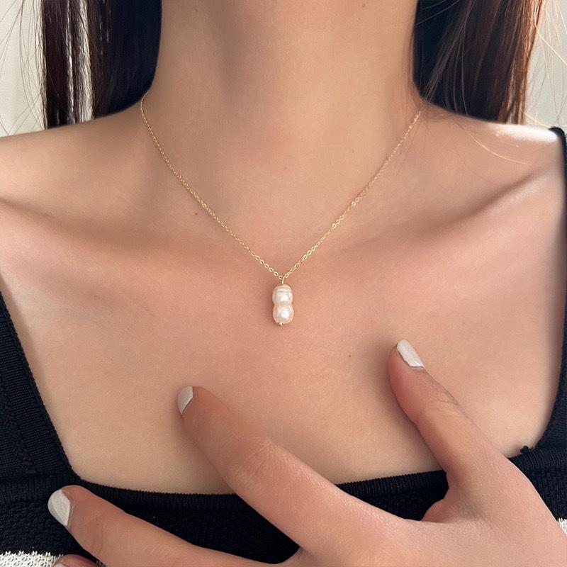 Simple Temperament Golden Beanie Necklace Female