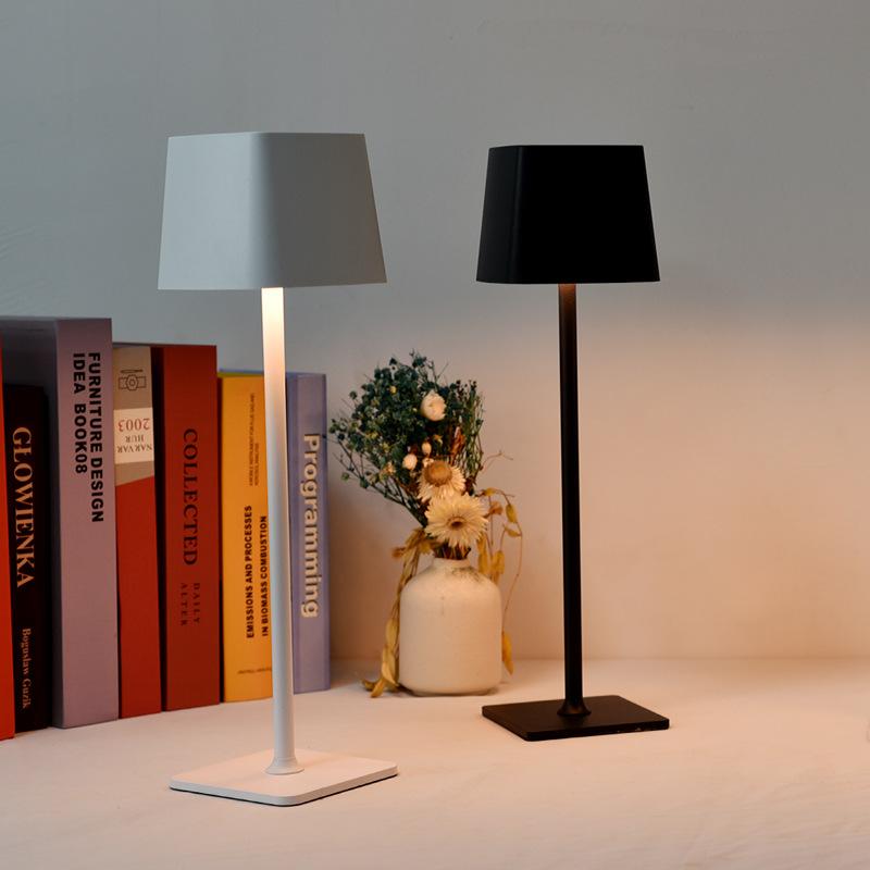 Mushroom Lamp Tall Metal Desk Lamp Bar Clear Bar Cafe Ambient Light USB Charging Desk Lamp Wine Headlamp