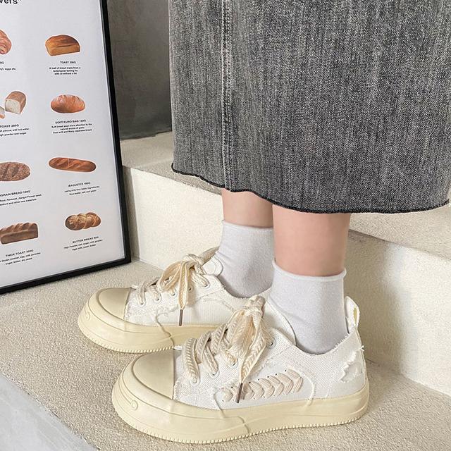 

Весенне-летний дизайн женских кроссовок на шнуровке с толстой подошвой и кисточками из парусины в стиле ретро, повседневная обувь 24-50 38 белый