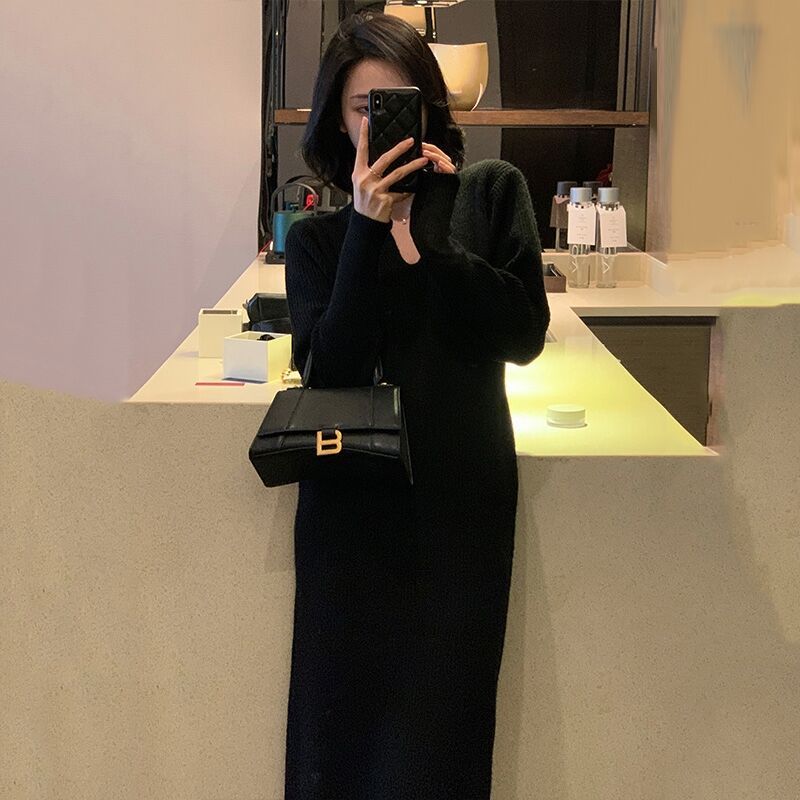 Light luxury advanced sense Royal sister light mature temperament Muse Fan knitted red backing dress women's winter