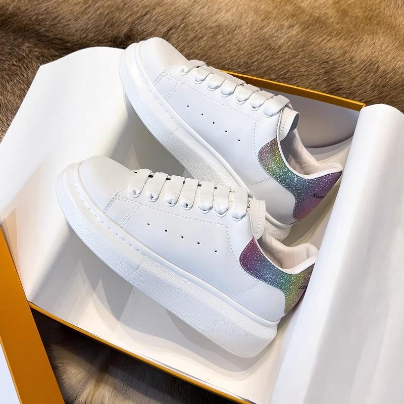 Plateau weiße Schuhe Damenschuhe Sommer neue Muffin-Schuhe Innenhöhenerhöhung Paar Board-Schuhe Frühling und Herbst vielseitig Leder atmungsaktiv