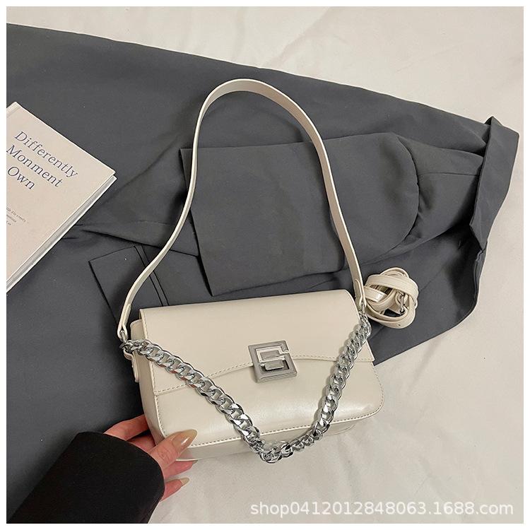 

Premium chain underarm bag 2025 oil wax leather new soft leather versatile fashion shoulder messenger bag белый