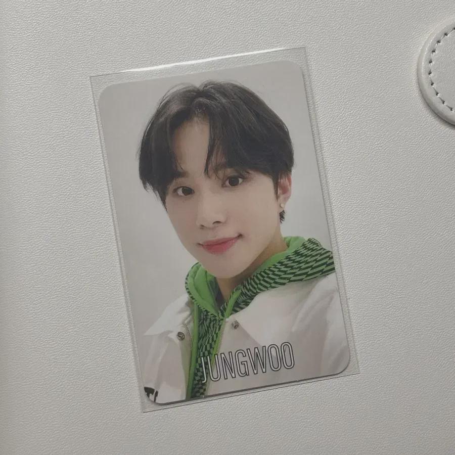 

NCT Фотокарточка Jungwoo Loveholic