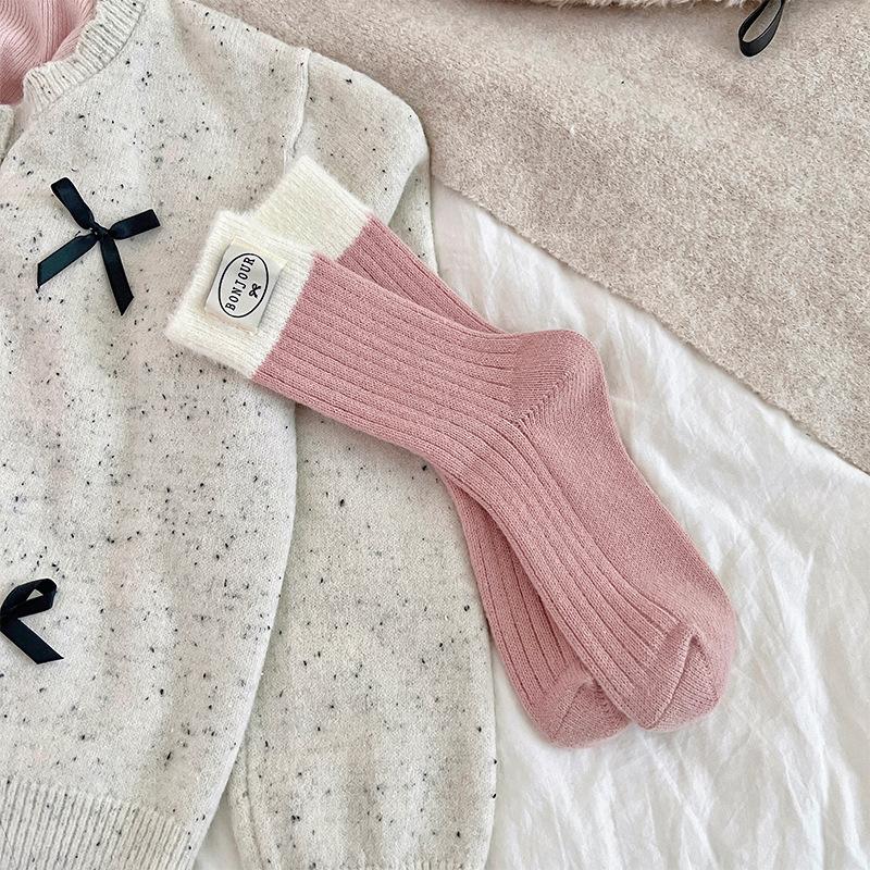 Patterned Multi-color Wool Socks for Children, Suitable for Autumn and Winter, Providing Warmth and Extra Thickness, Chunky Socks, Mid-calf Length.