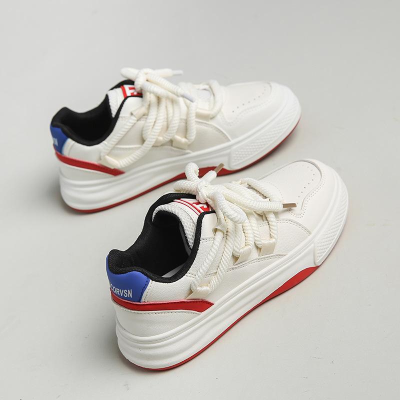 Internet celebrities ins board shoes women 2025 spring new popular student Hong Kong style board shoes leisure sports street shooting white shoes tide