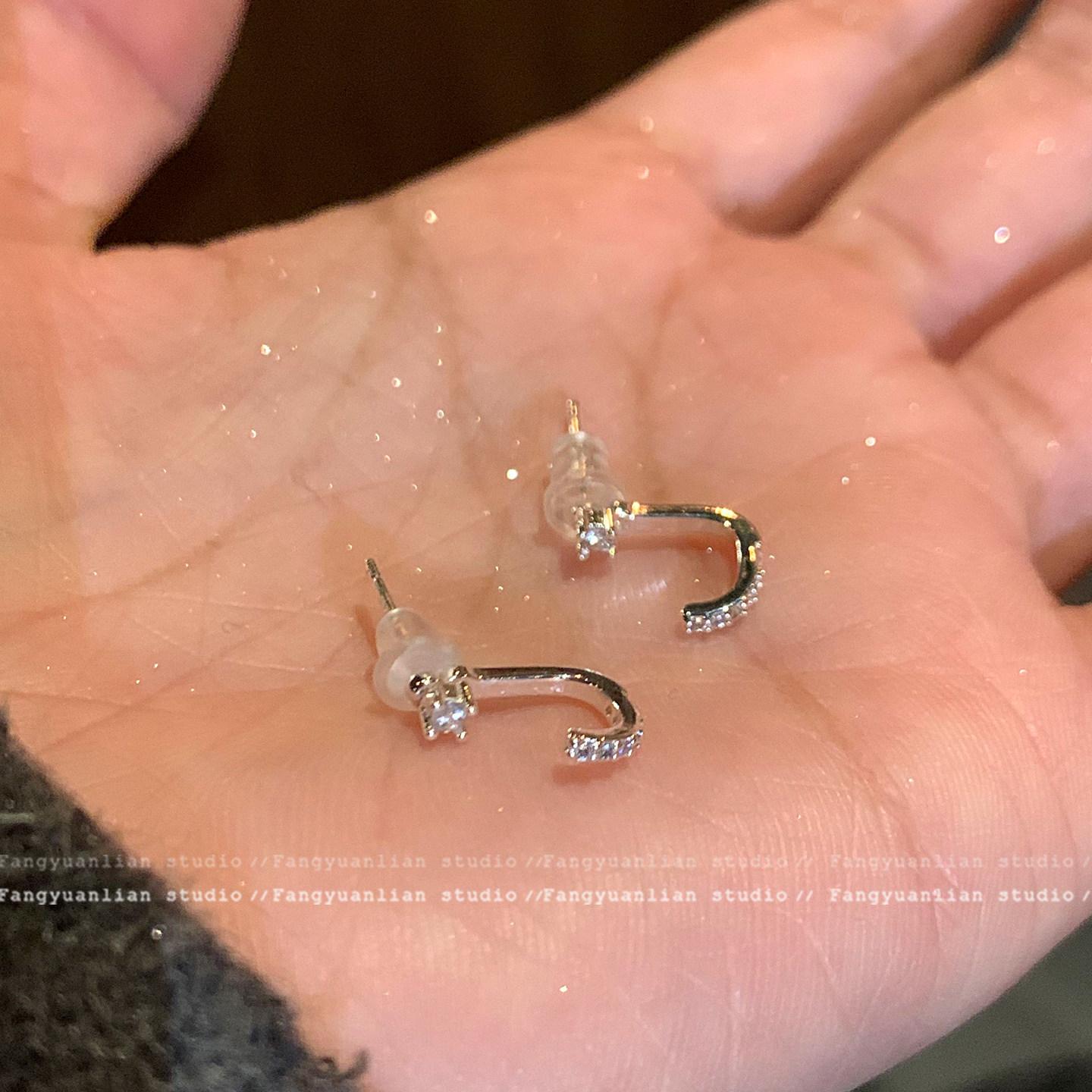 

Simple, small and exquisite zircon rear-hanging stud earrings for women s light luxury niche design earrings,versatile stacked earrings