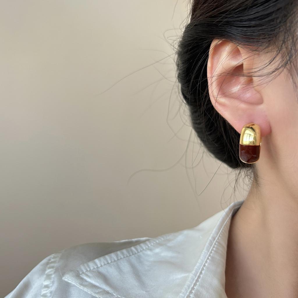 Classic retro geometric enamel glazed earrings simple low-key earrings high-end exquisite earrings